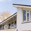 Wit huis met beige kozijnen - 10